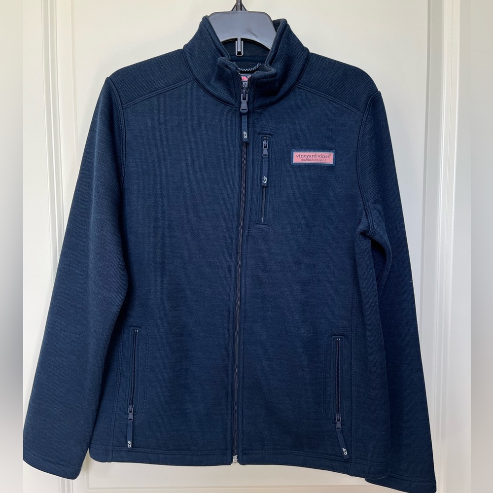 Boys Vineyard Vines full zip sweatshirt, size Medium, like new.